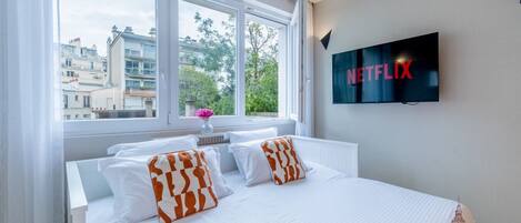 Fer et planche à repasser, Wi-Fi gratuit, draps fournis