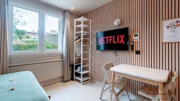 アイロン / アイロン台、旅行用ベビーベッド、WiFi (無料)、ベッドシーツ