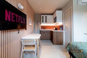 Interior - De Montescal - A/C & Hot Tub Studio (Paris)
