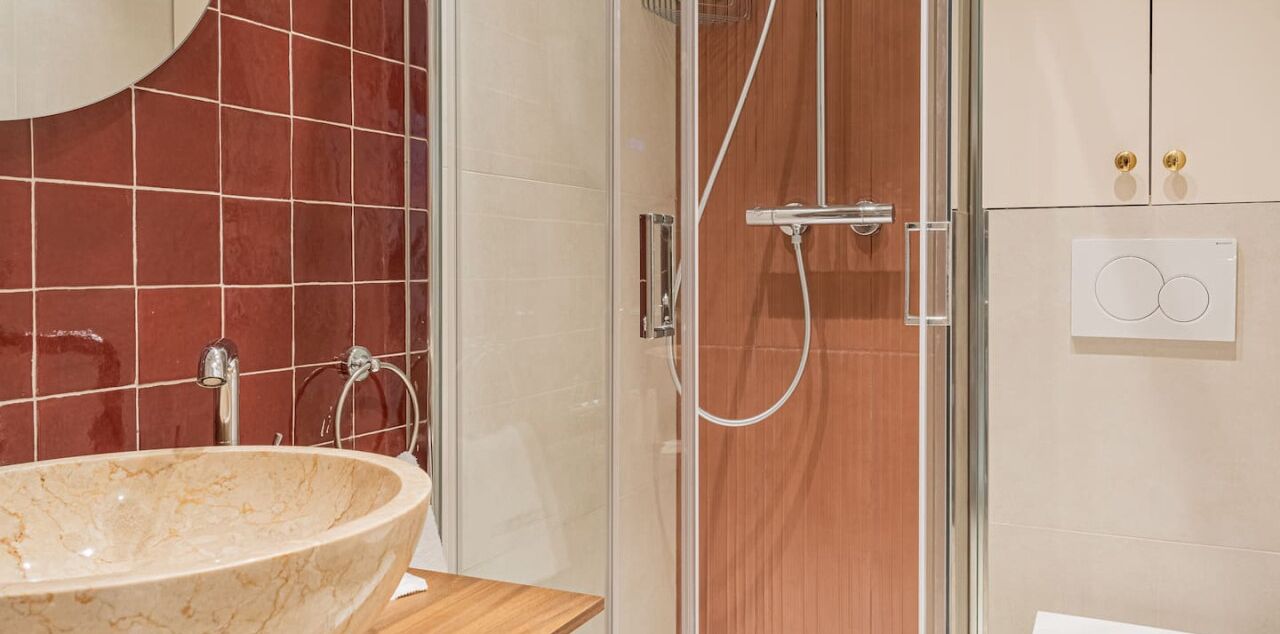 Hårtork och handdukar