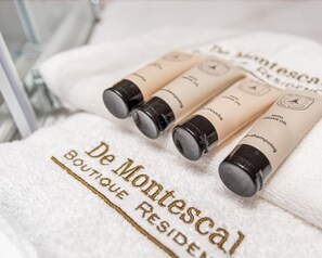 Hair dryer - De Montescal - Cozy Central Studio A/C (Paris)