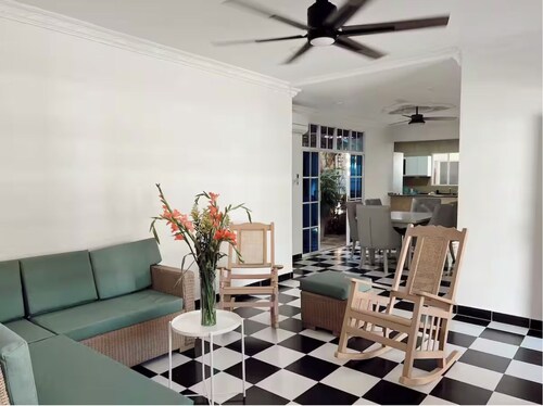 Charming 3-bedroom house with AC and WiFi in enchanting Ciénaga