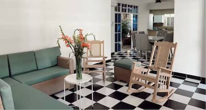 Charming 3-bedroom house with AC and WiFi in enchanting Ciénaga