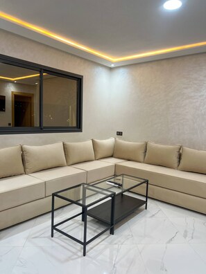 Deluxe Apartment | Living room