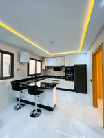Deluxe Apartment | Private kitchenette