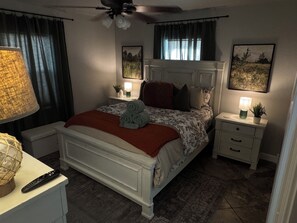 2 Schlafzimmer, Schreibtisch, Bügeleisen/Bügelbrett, WLAN