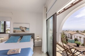 3 bedrooms, desk, travel cot, WiFi - SunnyVillas:3BR Villa*Private Pool*AN2 (Protaras)