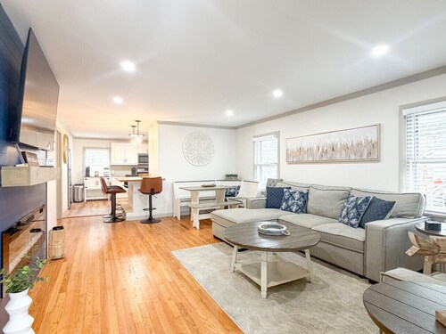 Owl`s Nest - Cozy Westfield Home w/ Fire Pit