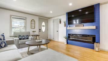 Smart TV, chimenea, tenis de mesa y oficina