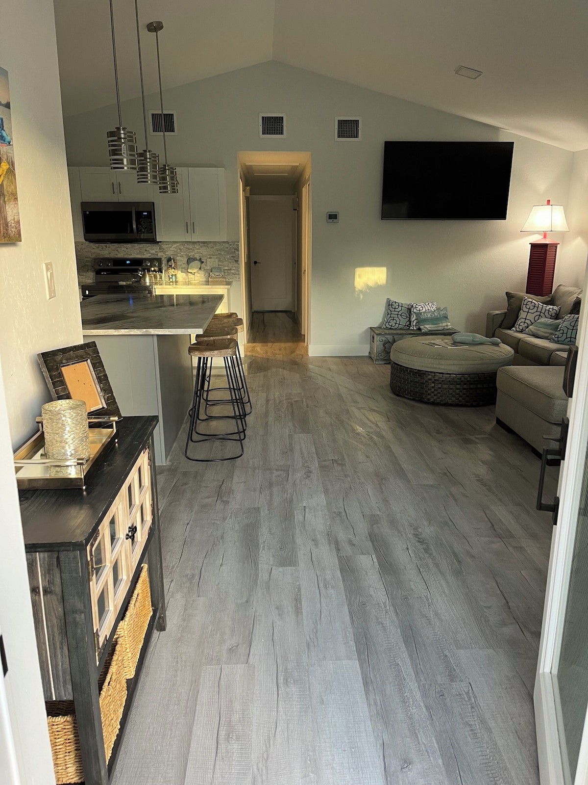 Photo 15 of Charming 3-bedroom pool house in Lake Park Naples with AC and WiFi