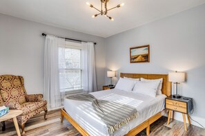 3 Schlafzimmer, Schreibtisch, Bügeleisen/Bügelbrett, Reisekinderbett