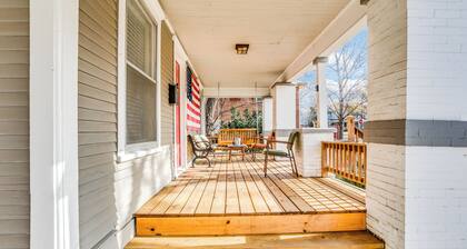 Short Walk to Wesley Hospital - 3 Beds W/ W&D!