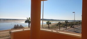 Property grounds - Beautiful apartment with a view of the Atlantic Ocean right on the beach  (Isla Cristina)