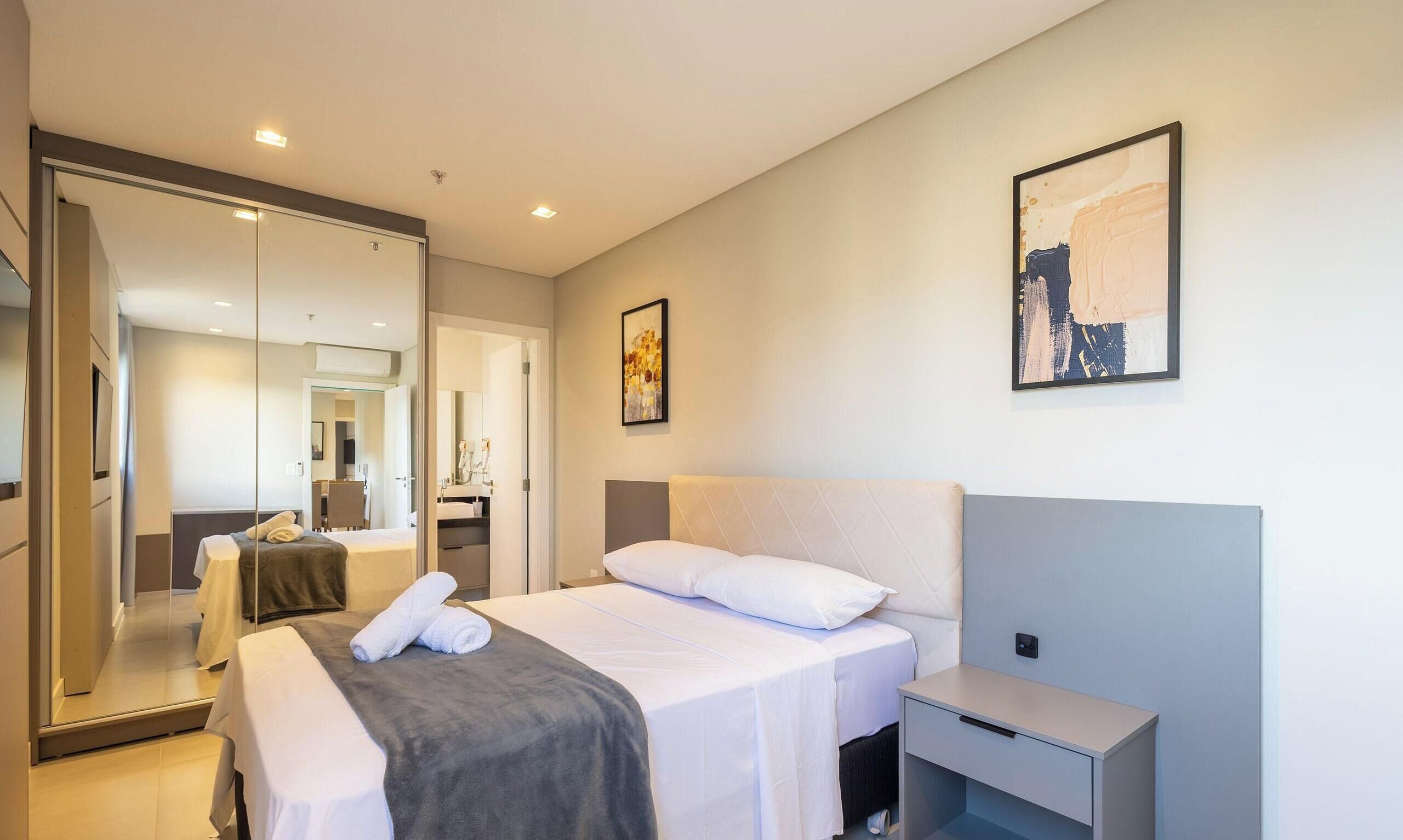 베이직 아파트 | 무료 WiFi, 침대 시트