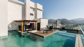 Outdoor pool, pool loungers