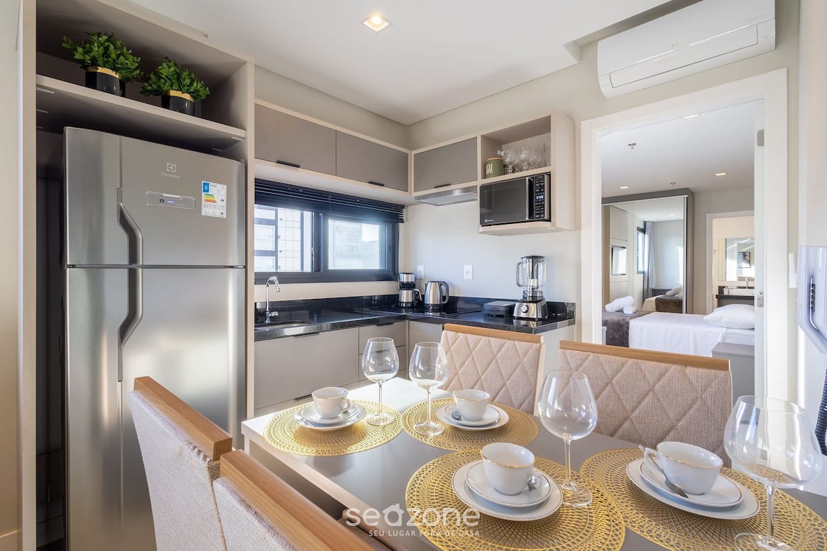 Basic-Apartment | Eigene Küche | Mikrowelle, Kochgeschirr/Geschirr/Besteck