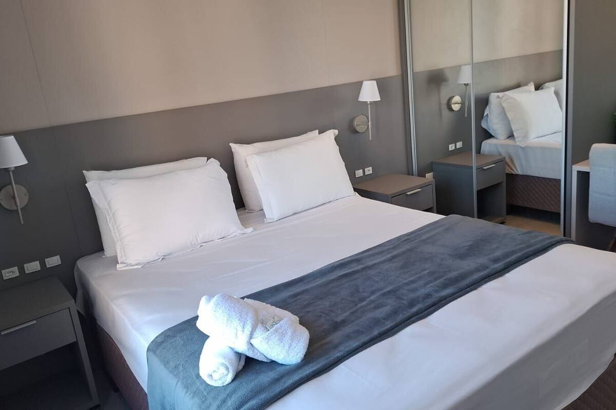 Apartamento básico | 2 quartos, Wi-Fi de cortesia, roupa de cama