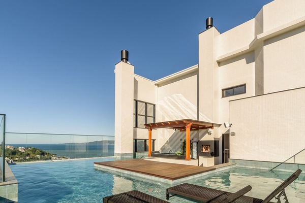 Basic Apartment | Pool | Outdoor pool, sun loungers