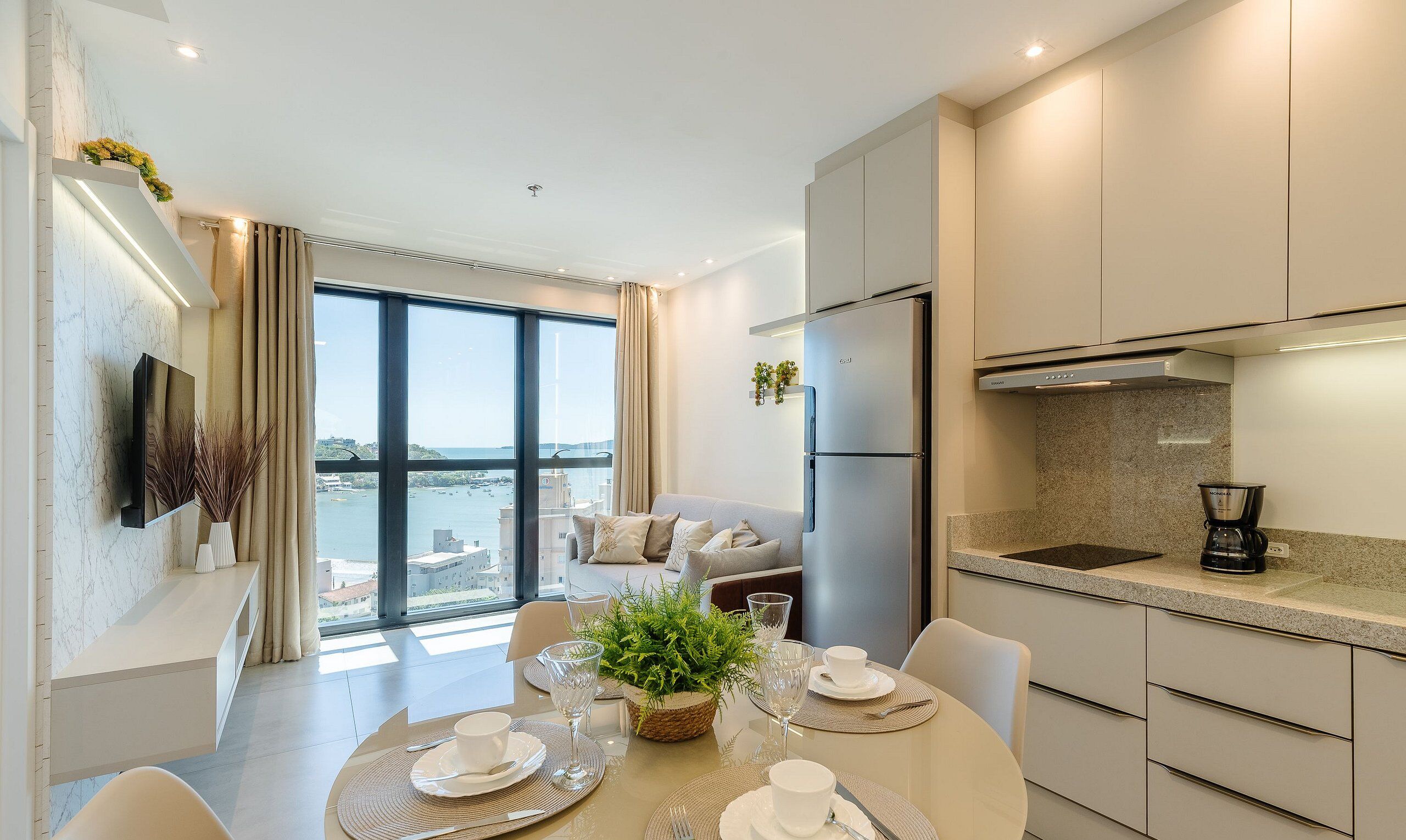 Basic Apartment | Dining