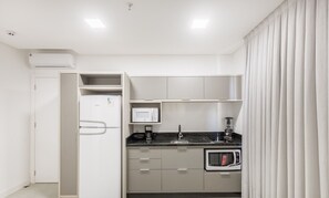 Basic Apartment | Private kitchen