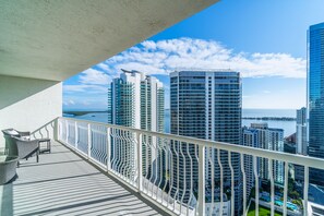 Luxury Condo, 1 Bedroom | Balcony view - Well Located Condos in Brickell  (Miami)