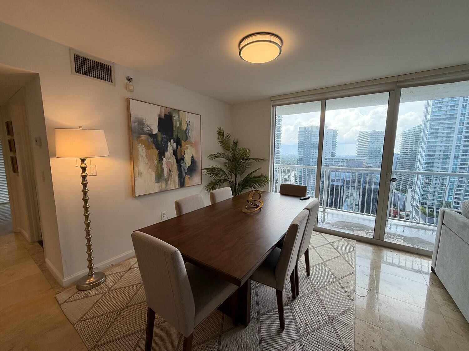 Luxury Condo, 2 Bedrooms, Sea View | Dining room