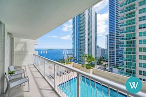 Luxury Condo, 1 Bedroom, Balcony, City View | Balcony - Well Located Condos in Brickell (Miami)