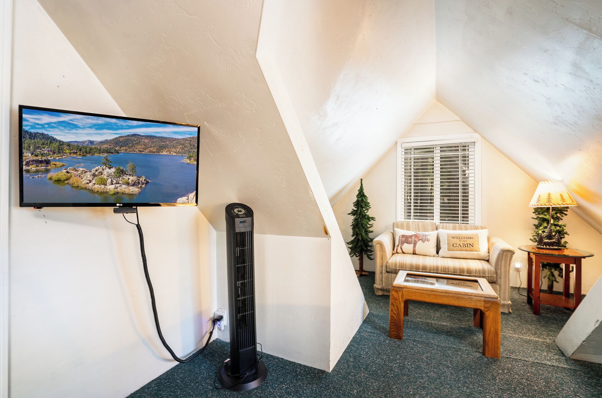 Storybook Lake Cottage - 12 Min Walk To Village - Big Bear, CA