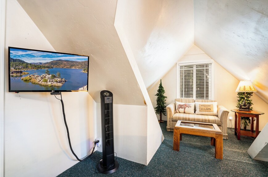 Storybook Lake Cottage - 12 Min Walk To Village - Big Bear, CA