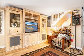 Interior - Storybook Lake Cottage - 12 min walk to Village

 (Big Bear Lake)