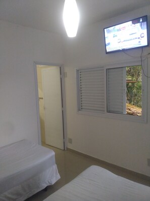 8 Schlafzimmer, WLAN