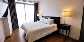 2 bedrooms, iron/ironing board, travel cot, free WiFi