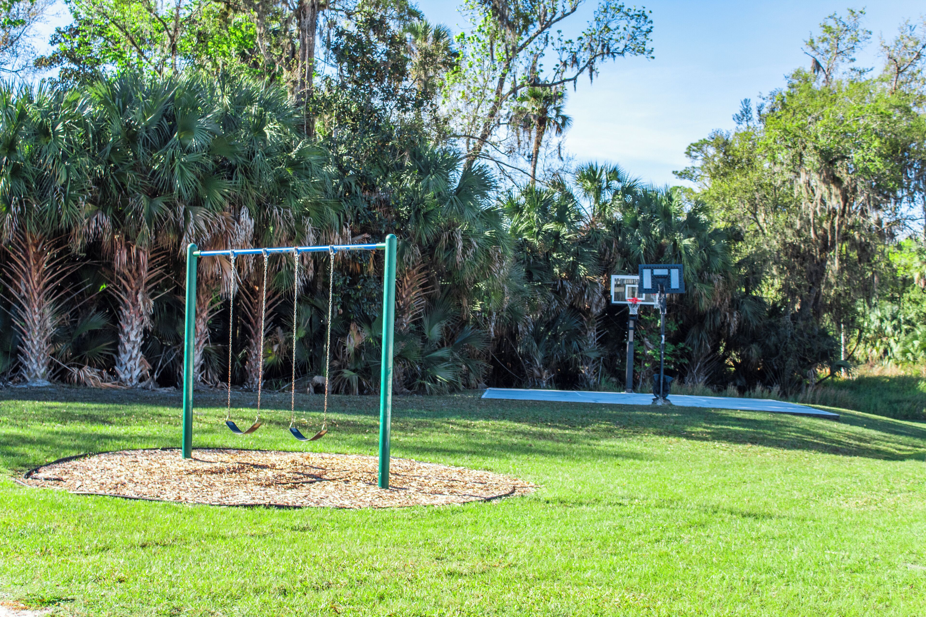 子供用の遊び場 - 屋外