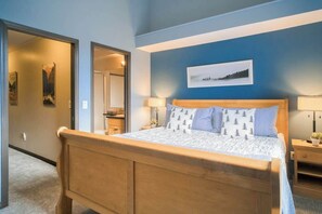 2 bedrooms, iron/ironing board, travel cot, WiFi