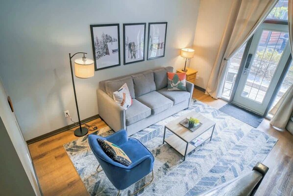 TV, fireplace, offices