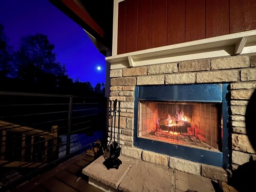 Bigfoot's Hideout - Family Getaway w/Hot Tub