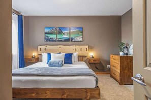 2 habitaciones, tabla de planchar con plancha, cuna de viaje y wifi 