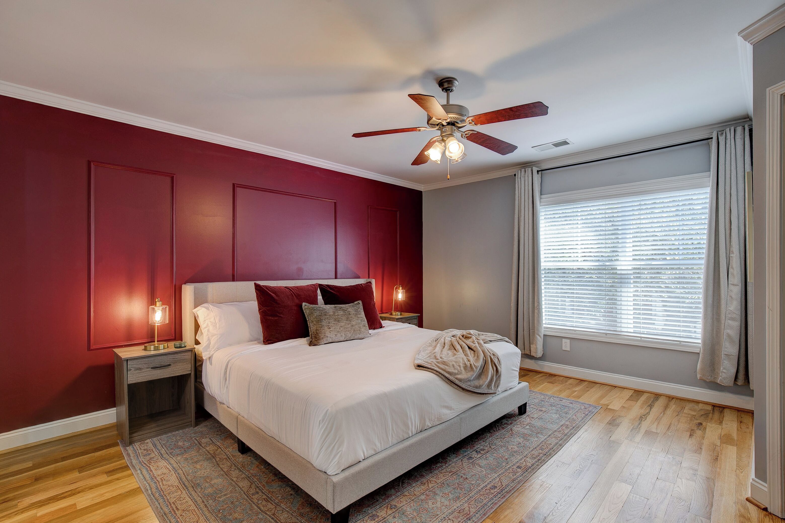 2 多间卧室、熨斗/熨衣板、WiFi、床单