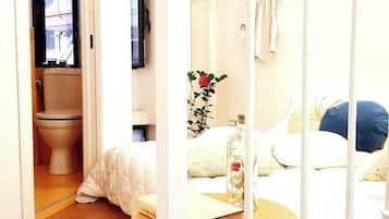 1 chambre, fer et planche Ă repasser, Wi-Fi gratuit, draps fournis