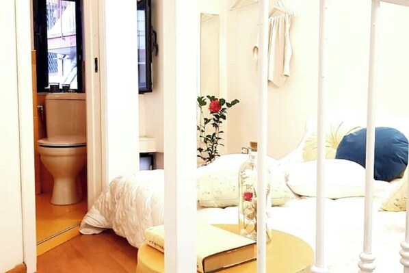 1 chambre, fer et planche à repasser, Wi-Fi gratuit, draps fournis