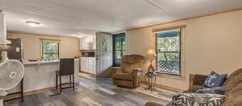 The Rustic Minnow: Walk to Lake, Enjoy Outdoor Amenities and Stunning Landscape 