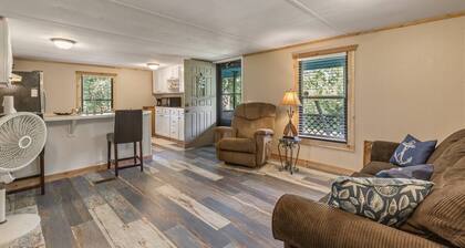 The Rustic Minnow: Walk to Lake, Enjoy Outdoor Amenities and Stunning Landscape