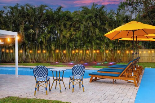 OMG Dream Resort! Heated Pool, Volleyball, Pickleball, Basketball, Golf, Bowling