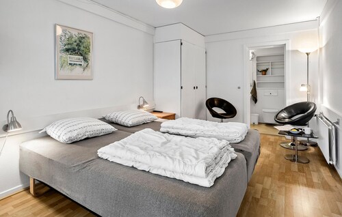 Awesome apartment in Nexø with WiFi