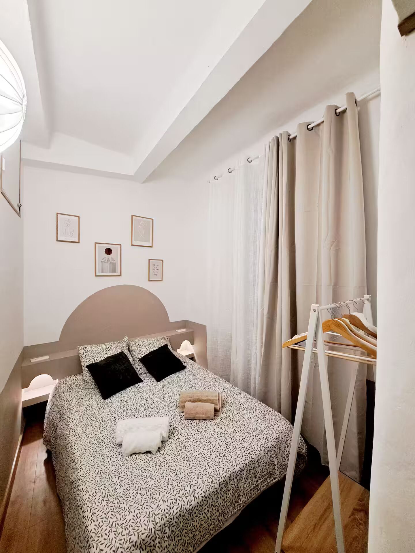 2 chambres, fer et planche à repasser, Wi-Fi gratuit, draps fournis