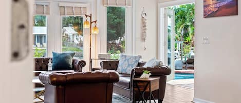 Téléviseur, bureau