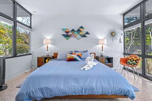 2 soverom, skrivebord, strykejern/-brett og wi-fi
