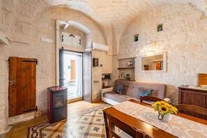 Unclassified image, 3 of 27, button