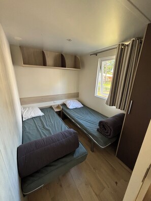 3 bedrooms, travel cot, bed sheets - Louisiane 6 Persons 25 Kms from Puy du Fou, ideal for families. (La Boissière-de-Montaigu)