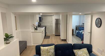 Cozy Suite-Close to Pickering Casino Resort, dog parks, and waterfront Trail